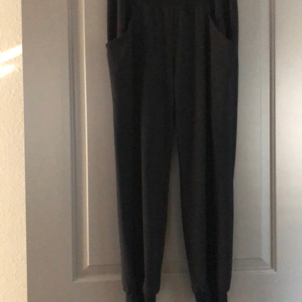 LUCY BLK SILKY JOGGERS